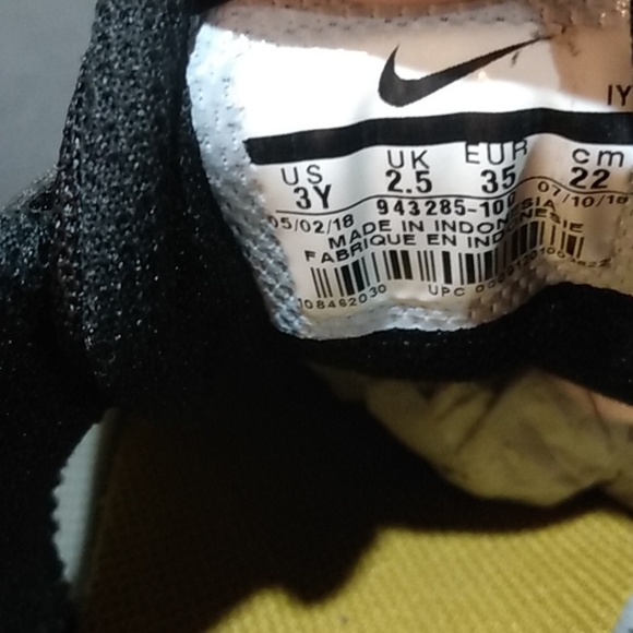 Youth Nike Flex Experience RN 7 Size 3Y Gray - Picture 11 of 14